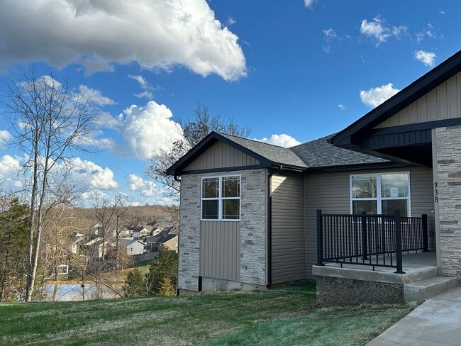 Building Photo - NEW CONSTRUCTION 5 Bed 3 Bath w/ Walk Out Basement Waynesville School District