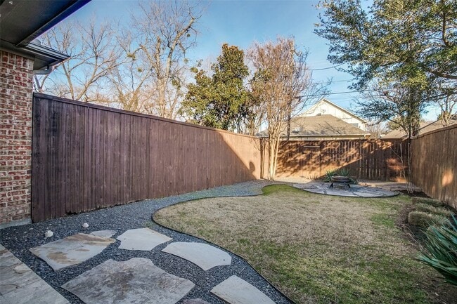 Building Photo - 5143 Miller Ave