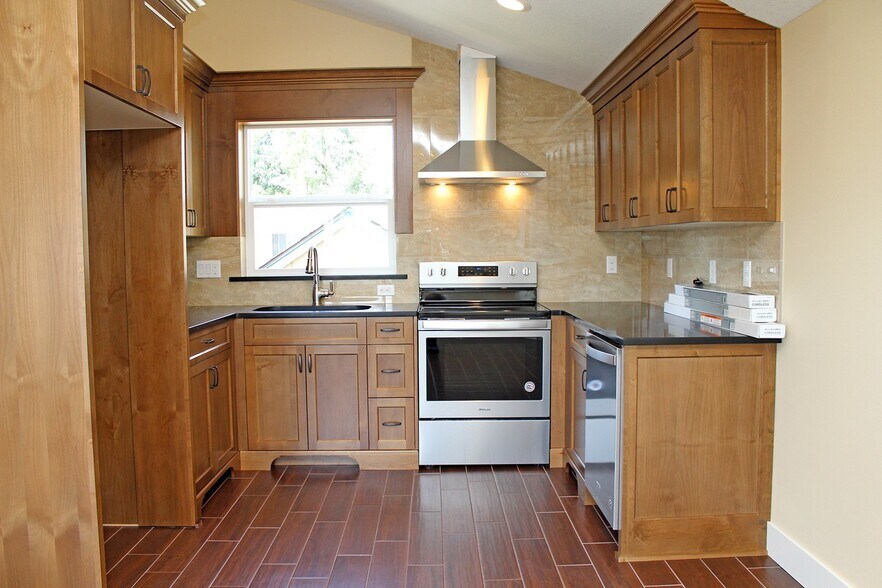 Building Photo - 3639 SE 73rd Ave