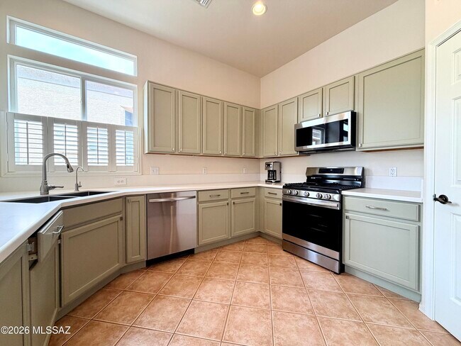 Building Photo - 13009 N Desert Flora Ln