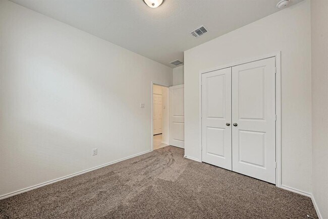 Building Photo - 1636 River Plateau Dr