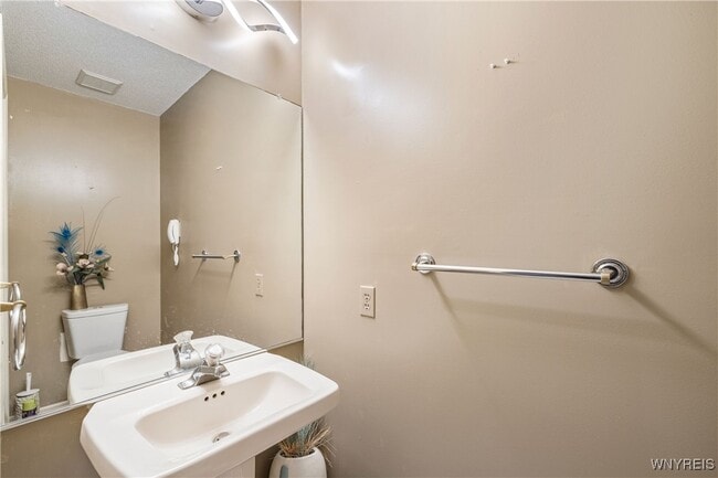 Building Photo - 66 Windsong Ct