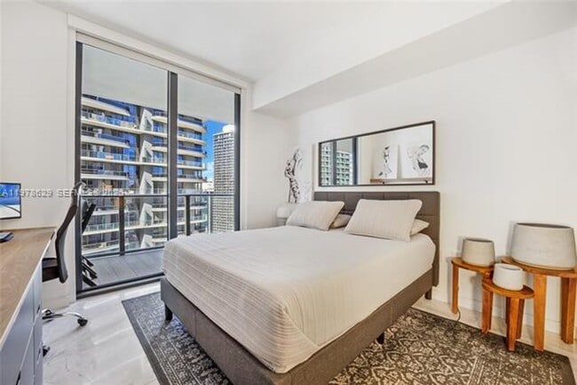 Building Photo - 1010 Brickell Ave