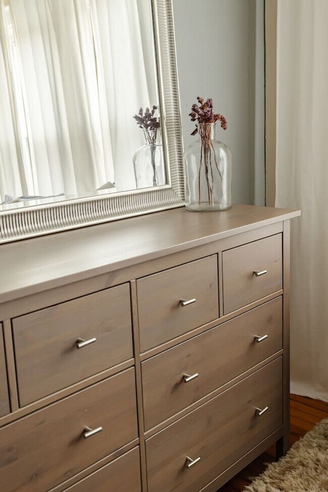 Building Photo - 3935 Oak Park Pl