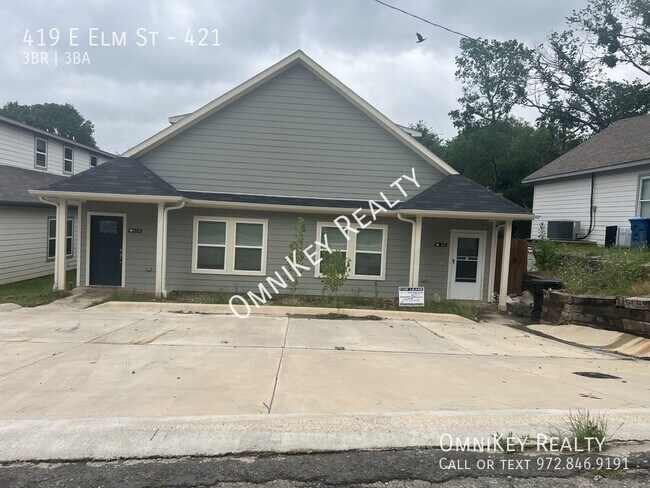 Building Photo - 419 E Elm St