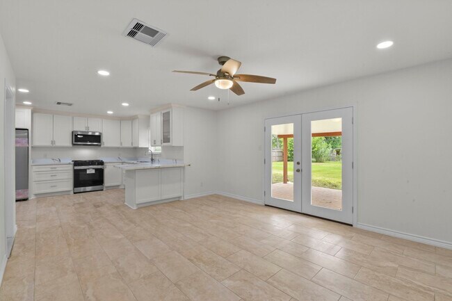 Building Photo - 5011 Redstart St