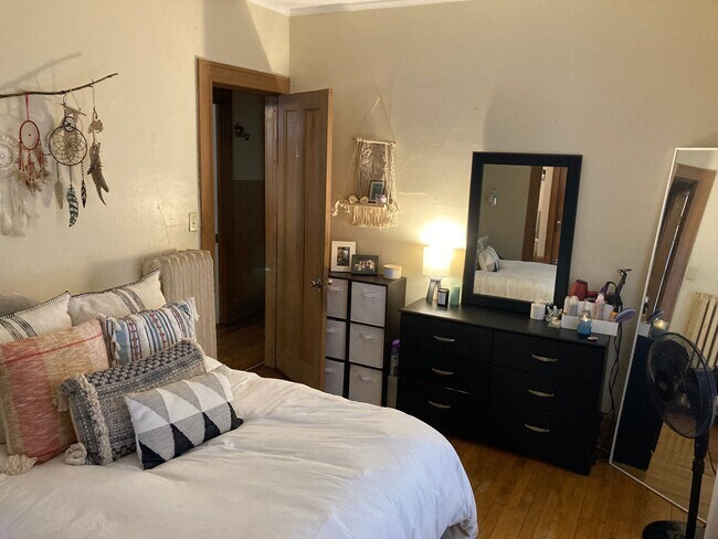 Building Photo - 2937 N Frederick Ave