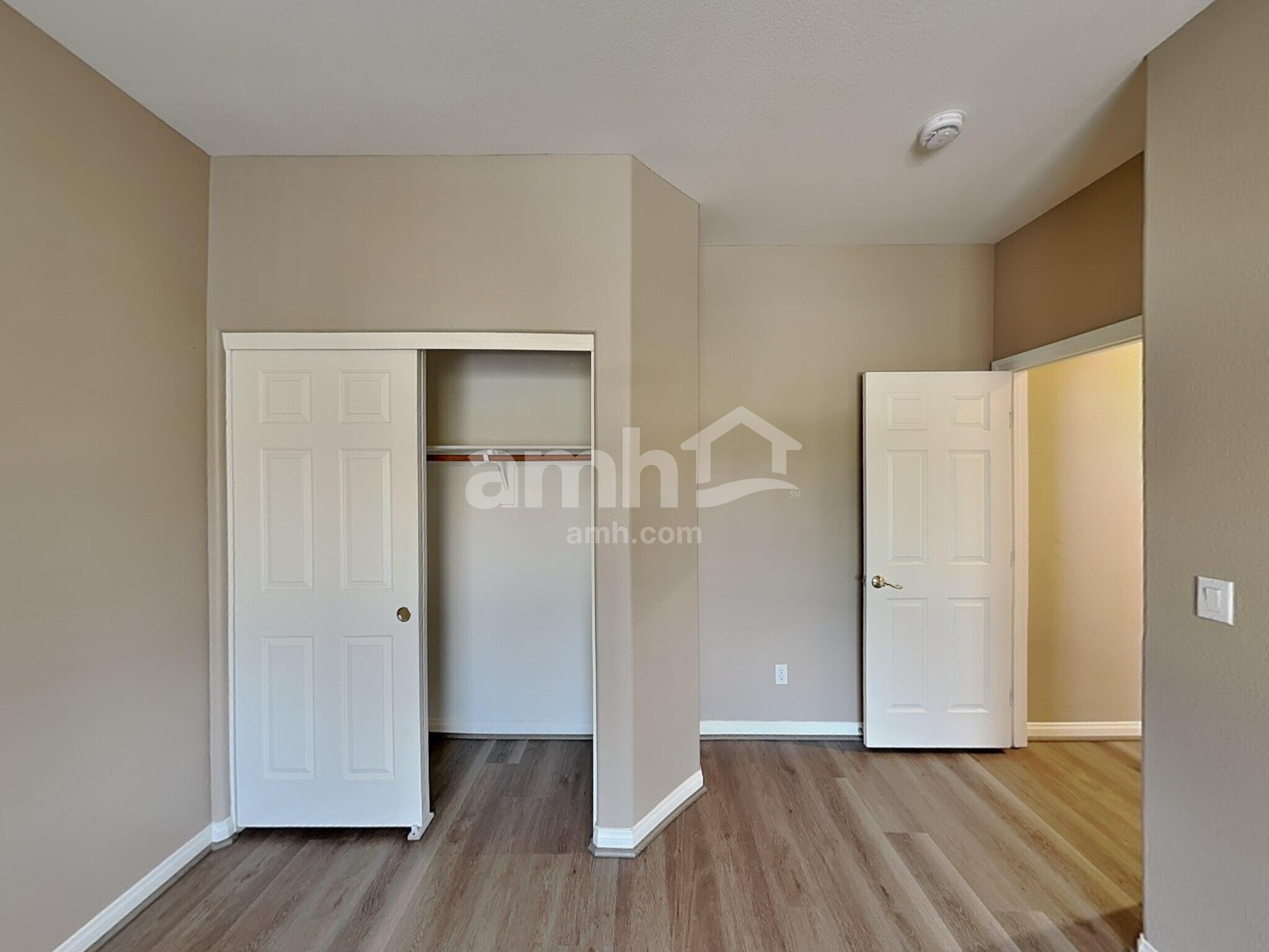 Building Photo - 10820 Canisteo St