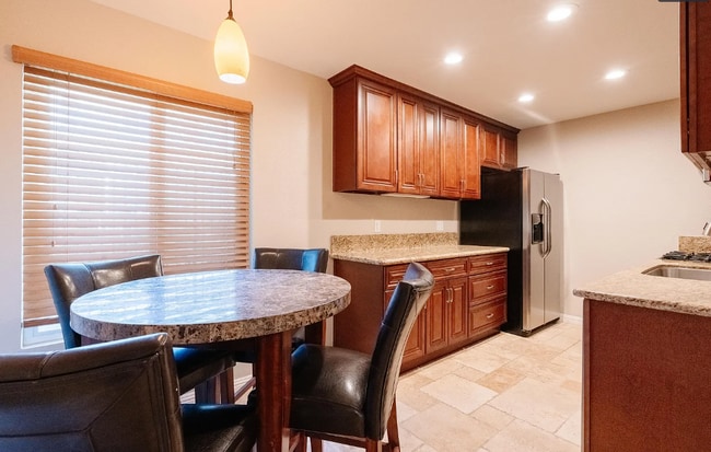 Building Photo - 13754 Mango Dr