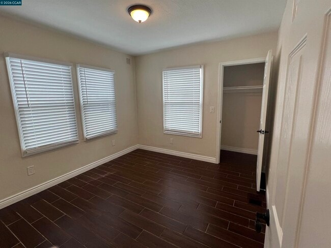 Building Photo - 2824 23rd Ave