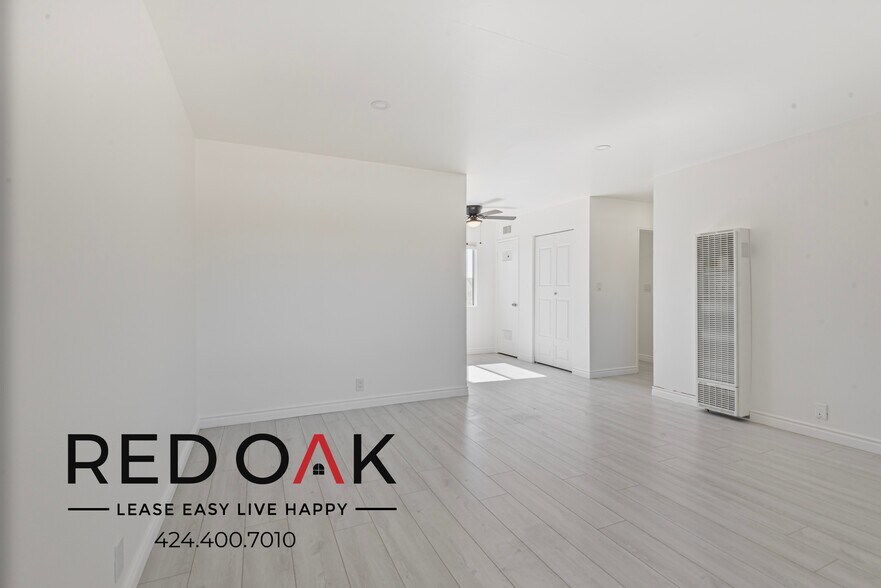 Building Photo - 7915 Vineland Ave