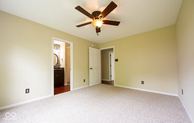 Building Photo - 2434 Harvest Moon Dr