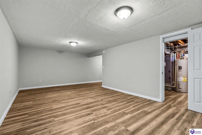 Building Photo - 215 Darrell Dr