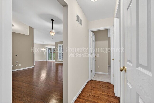 Building Photo - 1609 Valley Hill Ct