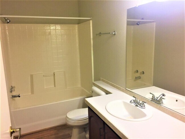 Building Photo - 10003 Summerberry Ln