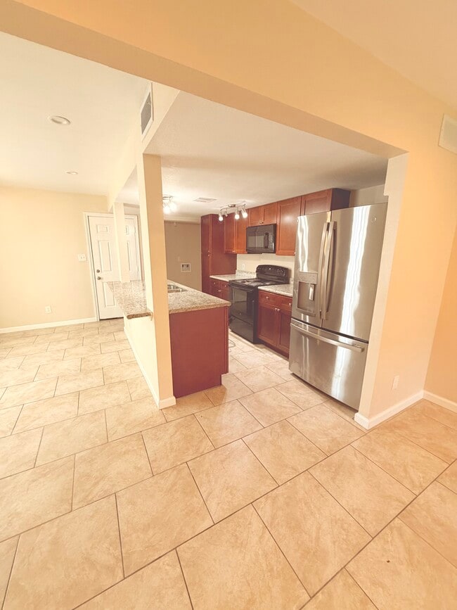 Building Photo - 12328 Ormandy St