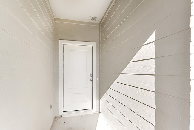 Building Photo - 3710 Turnpike Dr