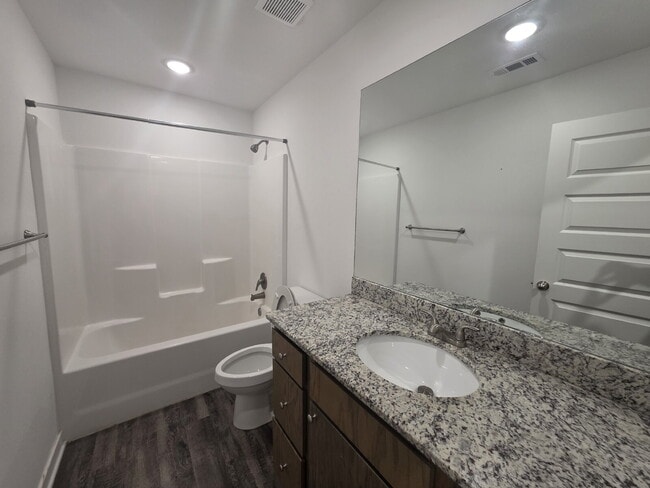 Building Photo - 320 Westbrook Ct