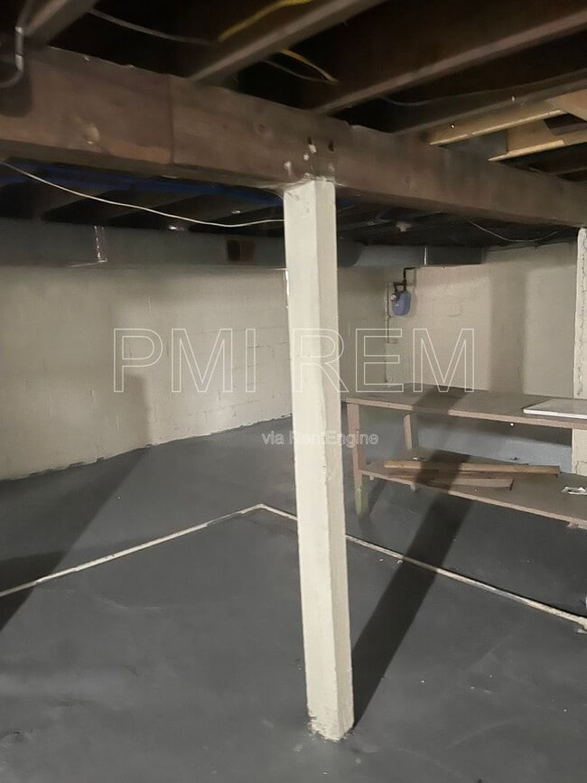 Building Photo - 516 Wildwood Ave