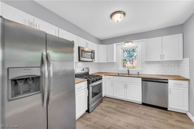 Building Photo - 19409 Raymond St