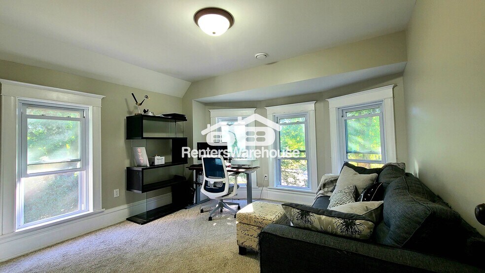 Building Photo - 142 N Arch Ave