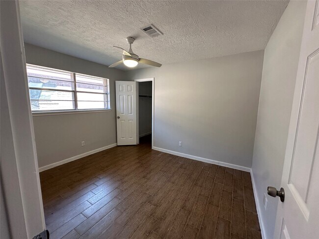 Building Photo - 1013 Mccall Ave