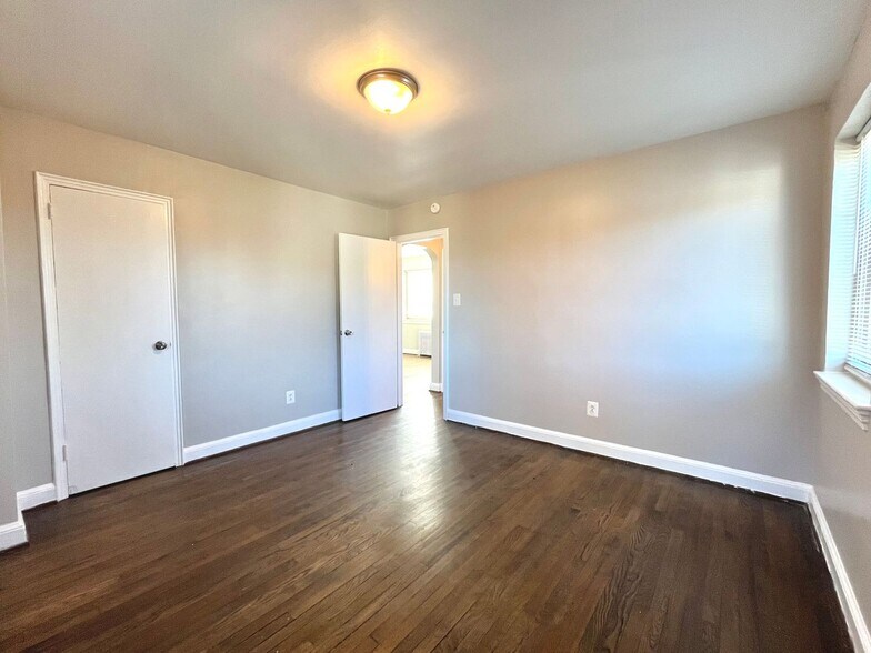 Building Photo - 1311 Madison St NW