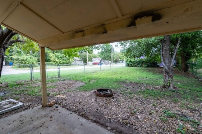 Building Photo - 2 Bed | 1 Bath | Tulsa