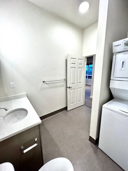 Building Photo - 2330 Yakima Ct