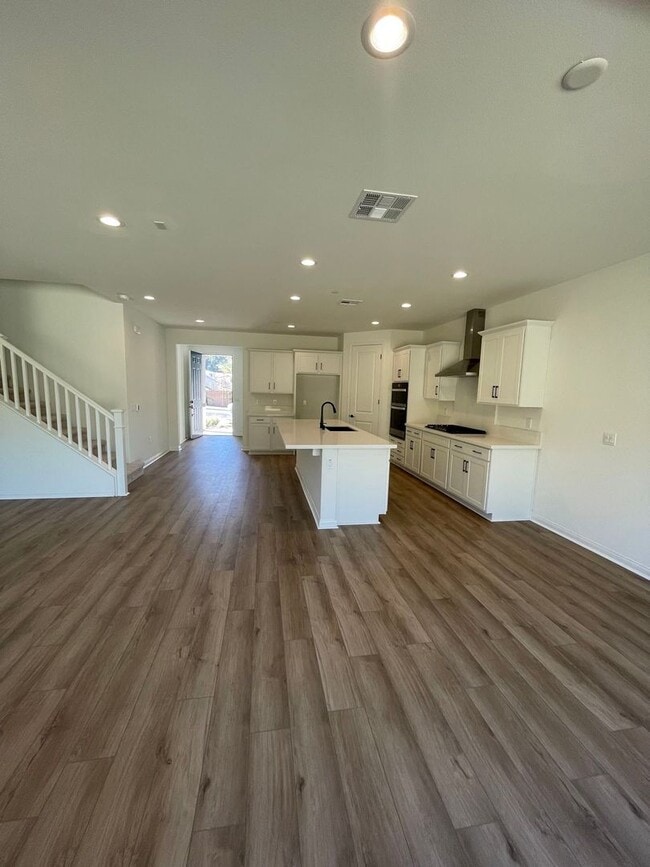 Building Photo - 21672 Thomas Ct