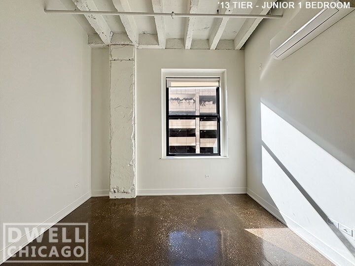 Building Photo - 17 E Adams St