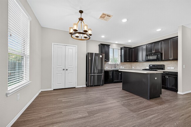 Building Photo - 5027 Brewcastle Ln