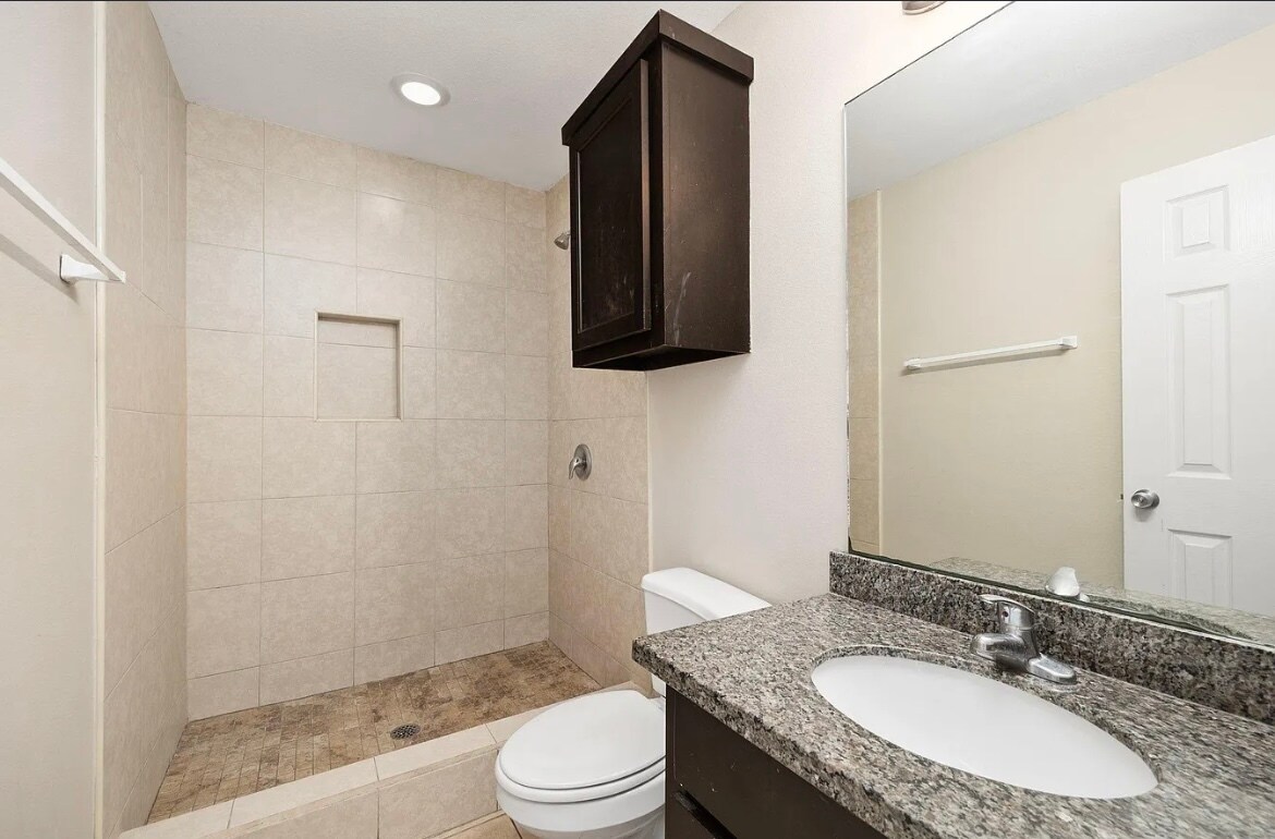 Building Photo - 1224 W Harrison Ave