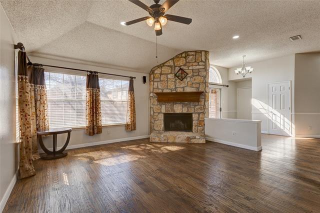 Building Photo - 10809 River Oaks Dr