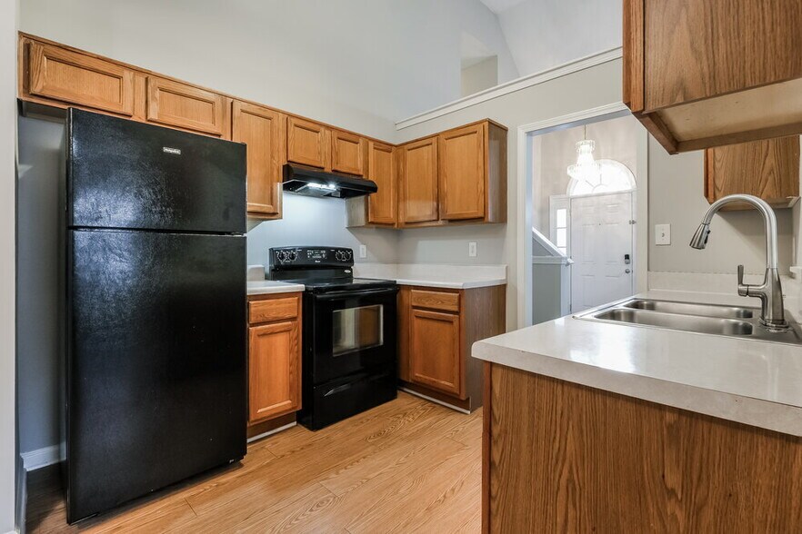 Building Photo - 7254 Brittany Way