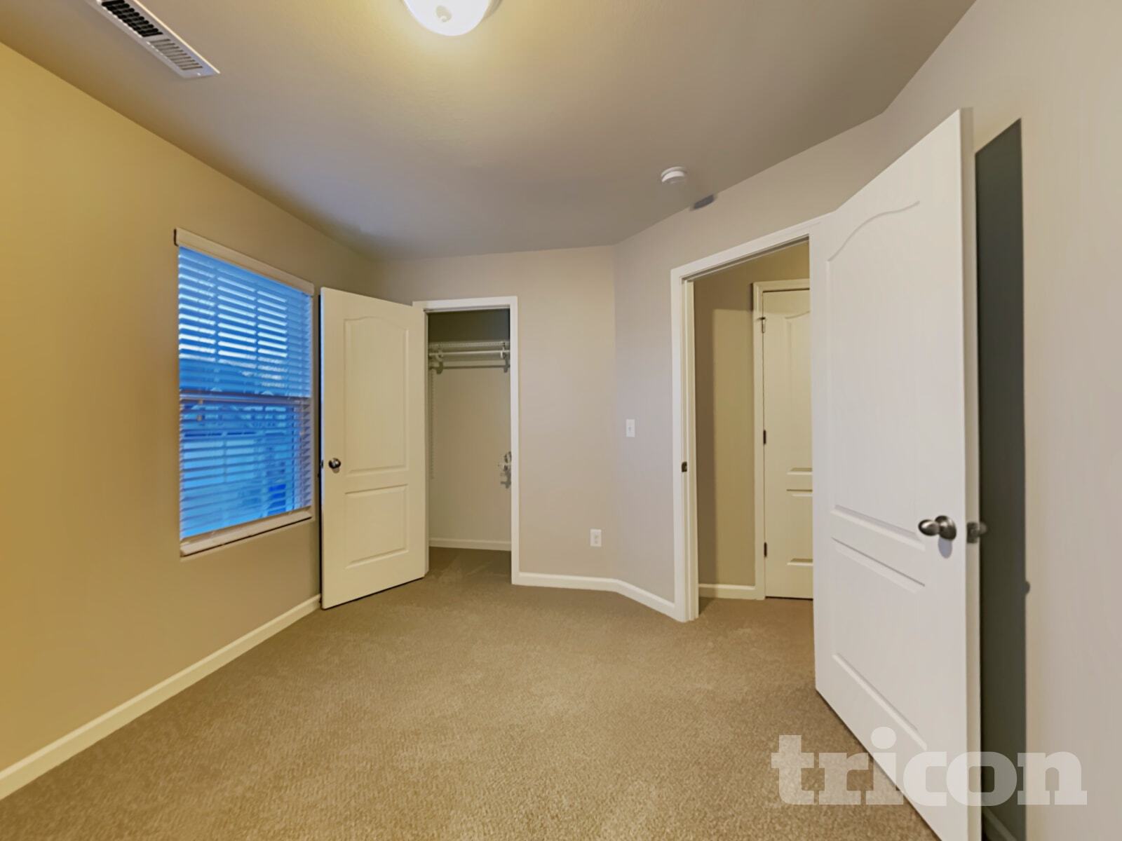 Building Photo - 1517 Waylon Ave