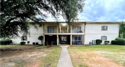 Building Photo - Lexington Green Community on Bush River Rd