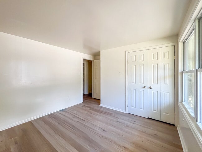 Building Photo - 39 Fox Hill Dr