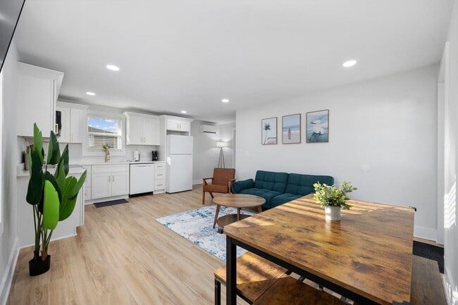 Building Photo - 4501 N Ocean Blvd