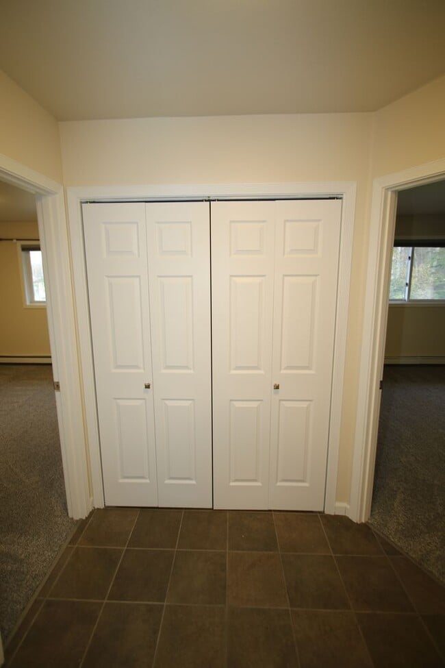 Building Photo - 5941 Keyann Cir