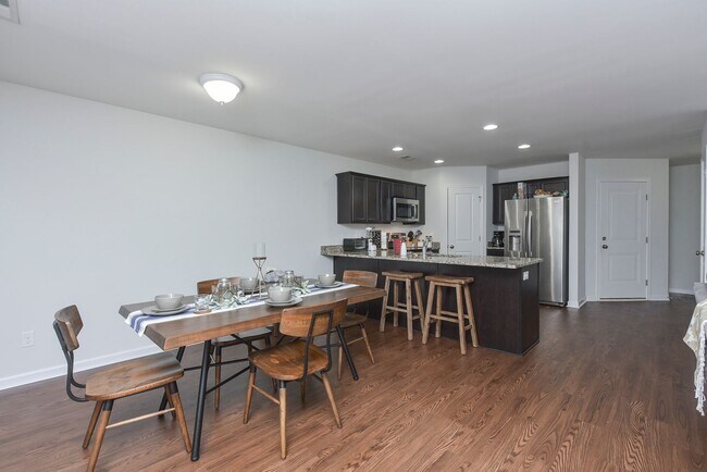 Building Photo - Modern Comfort in a Quiet Cul-de-Sac – 3 B...