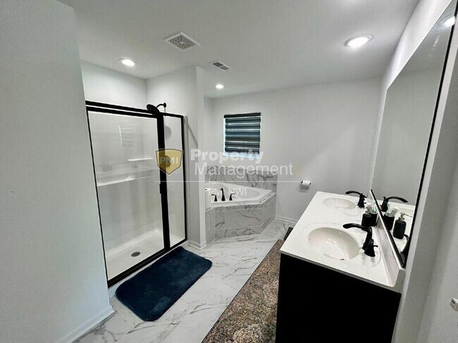 Building Photo - 5625 Burr Rdg Cir