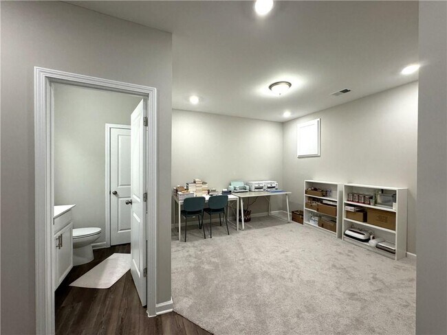 Building Photo - 3311 Park Pointe Cir