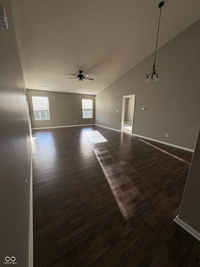 Building Photo - 5318 Wood Hollow Dr