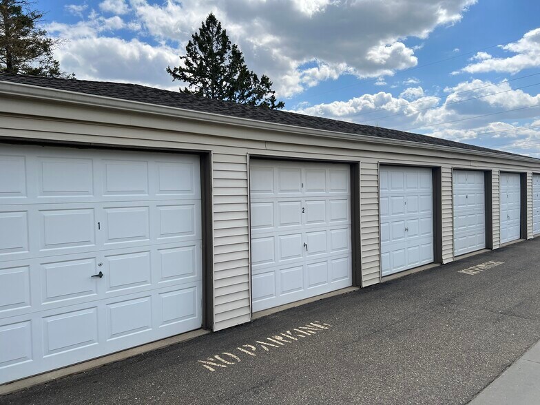 Building Photo - 2120 Valleyhigh Dr NW