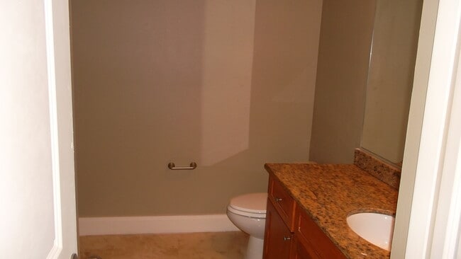 Building Photo - 1st Floor Condo / Conway Area