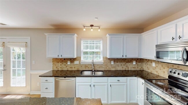 Building Photo - 1838 Chinchester Ln