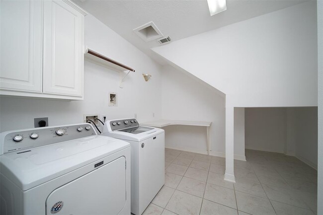 Building Photo - 5411 Dunston Ct