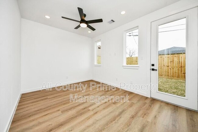 Building Photo - 5201 Fairchild St