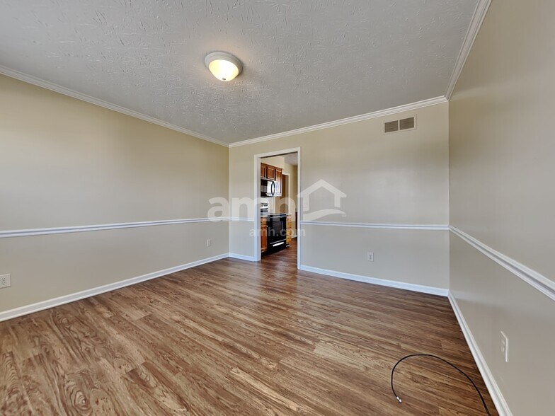 Building Photo - 7011 Medford Ct